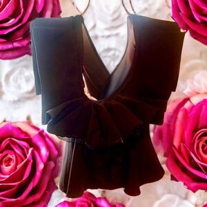 👀‼️CAMEO couture back ruffle top size Med!